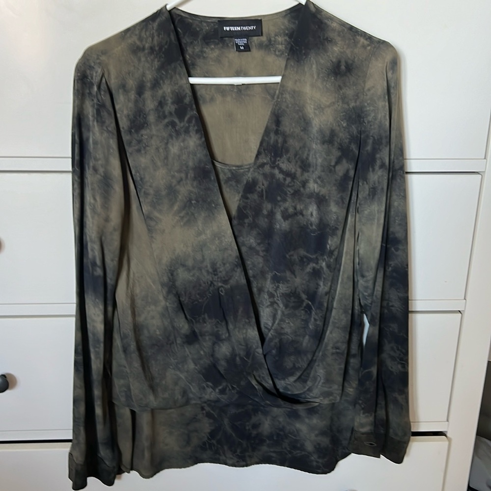 Fifteen Twenty 100% silk top-M